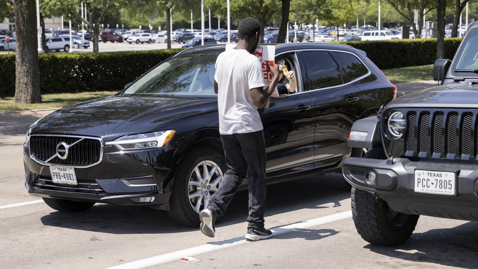 In Dallas, panhandling from the median might soon get you a $500 ticket